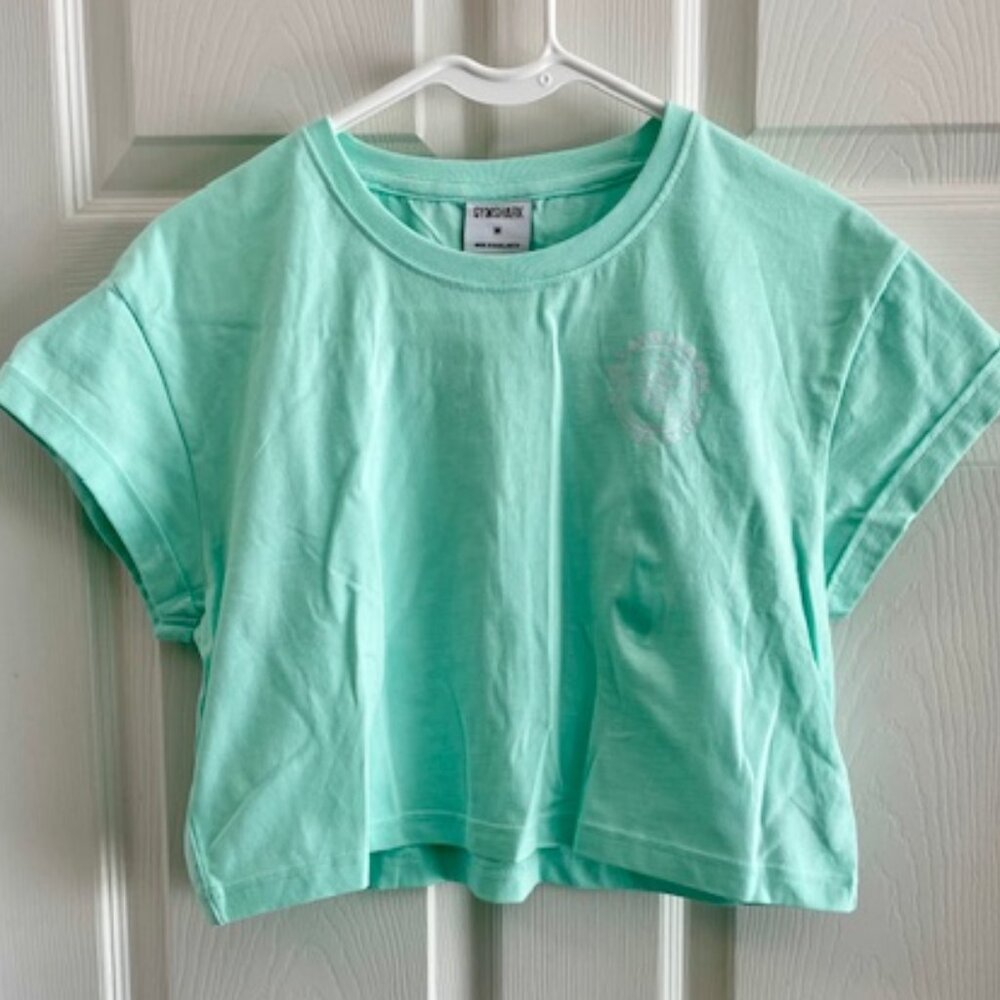 GYMSHARK TEE SIZE MEDIUM..